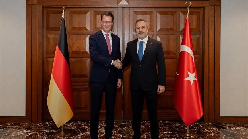 Erdoğan ve Fidan, Almanya Kuzey Ren-Vestfalya Başbakanı Hendrik Wüst ile görüştü