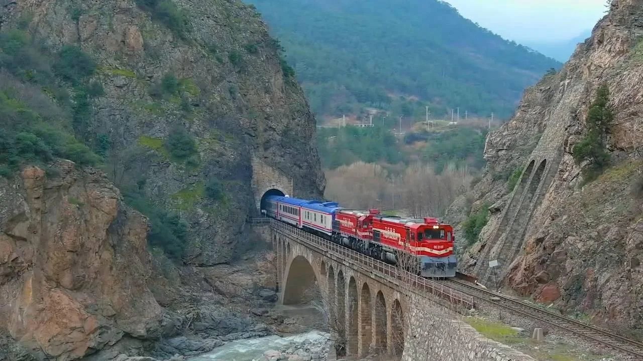 Turistik Karaelmas Ekspresi 2 Ekim'de Yeniden Raylara İniyor