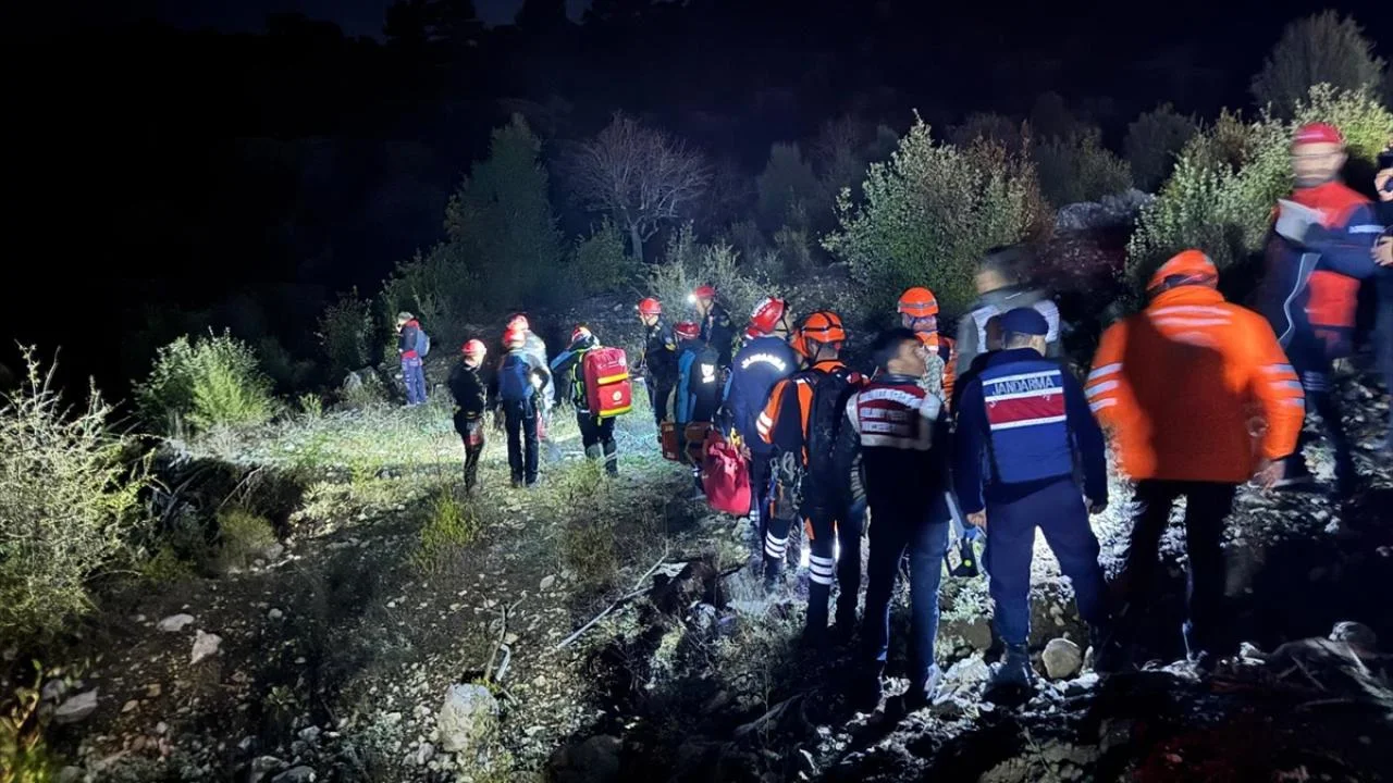 Isparta Yazılı Kanyon’unda mahsur kalan İHH gönüllülerinden 3’ü kurtarıldı, 1 kişi yaşamını yitirdi